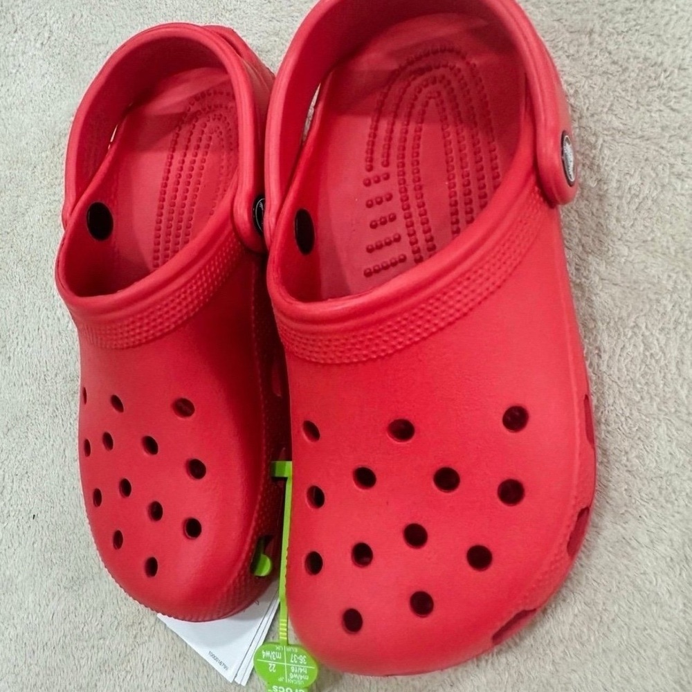 Crocs classic clog Red  4m/6w  With Tags Fast Shipping Unisex
